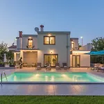 Ana 1863 بيت للعطل بوريتش