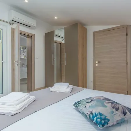 Ana 1863 Casa de Férias Poreč