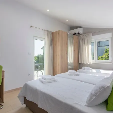 Holiday home Ana 1863 *