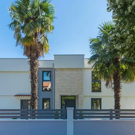 Ana 1863 別荘 ポレッチ