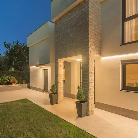 Ana 1863 ポレッチ