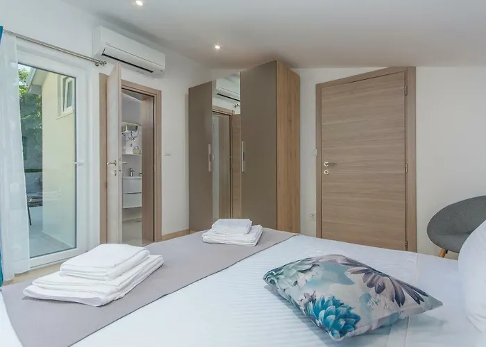 Ana 1863 別荘 ポレッチ