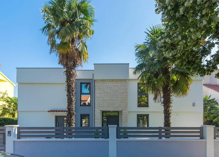 Ana 1863 別荘 ポレッチ